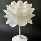 Lampe de table design tulipe artichoke blanche