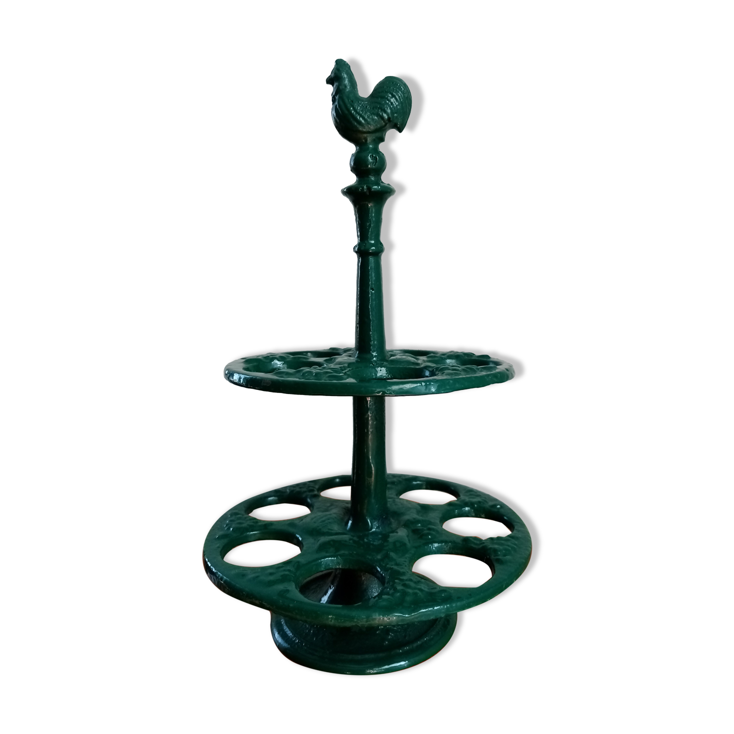 Cast-iron egg holder