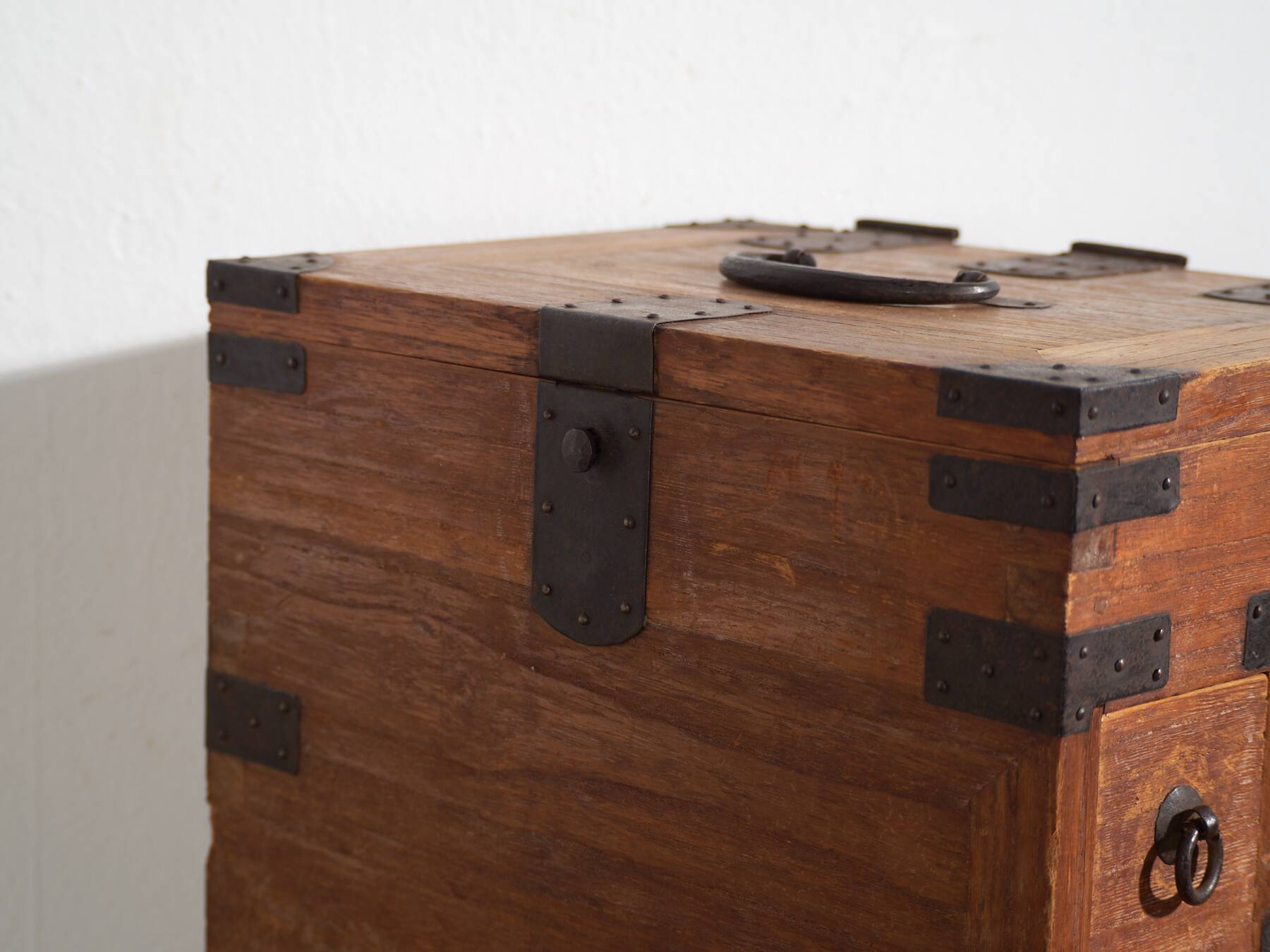 Japanese ko-dansu with hinged lid and paulownia wood drawers, Meiji–Taishō period, circa 1868–1926.