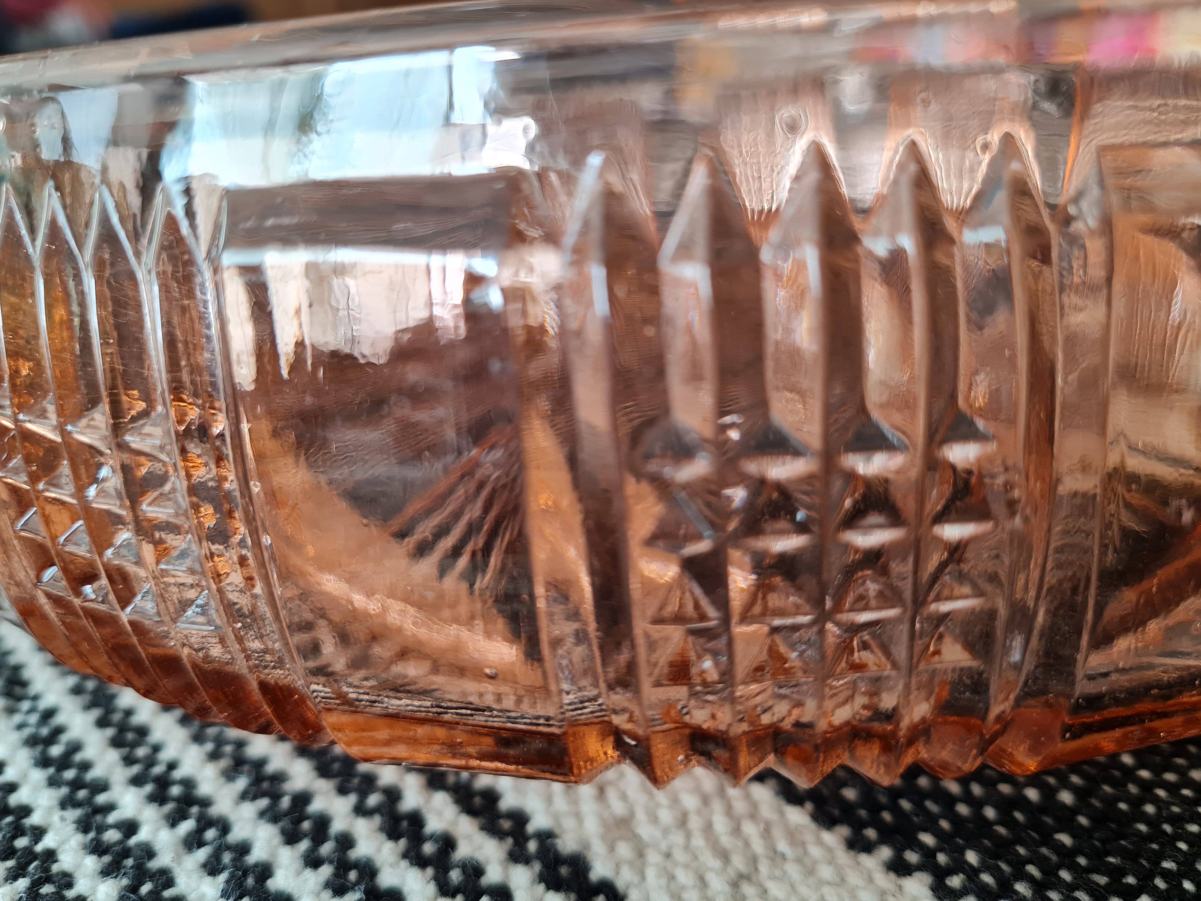 Salad bowl bowl in pink glass Rosaline 30s