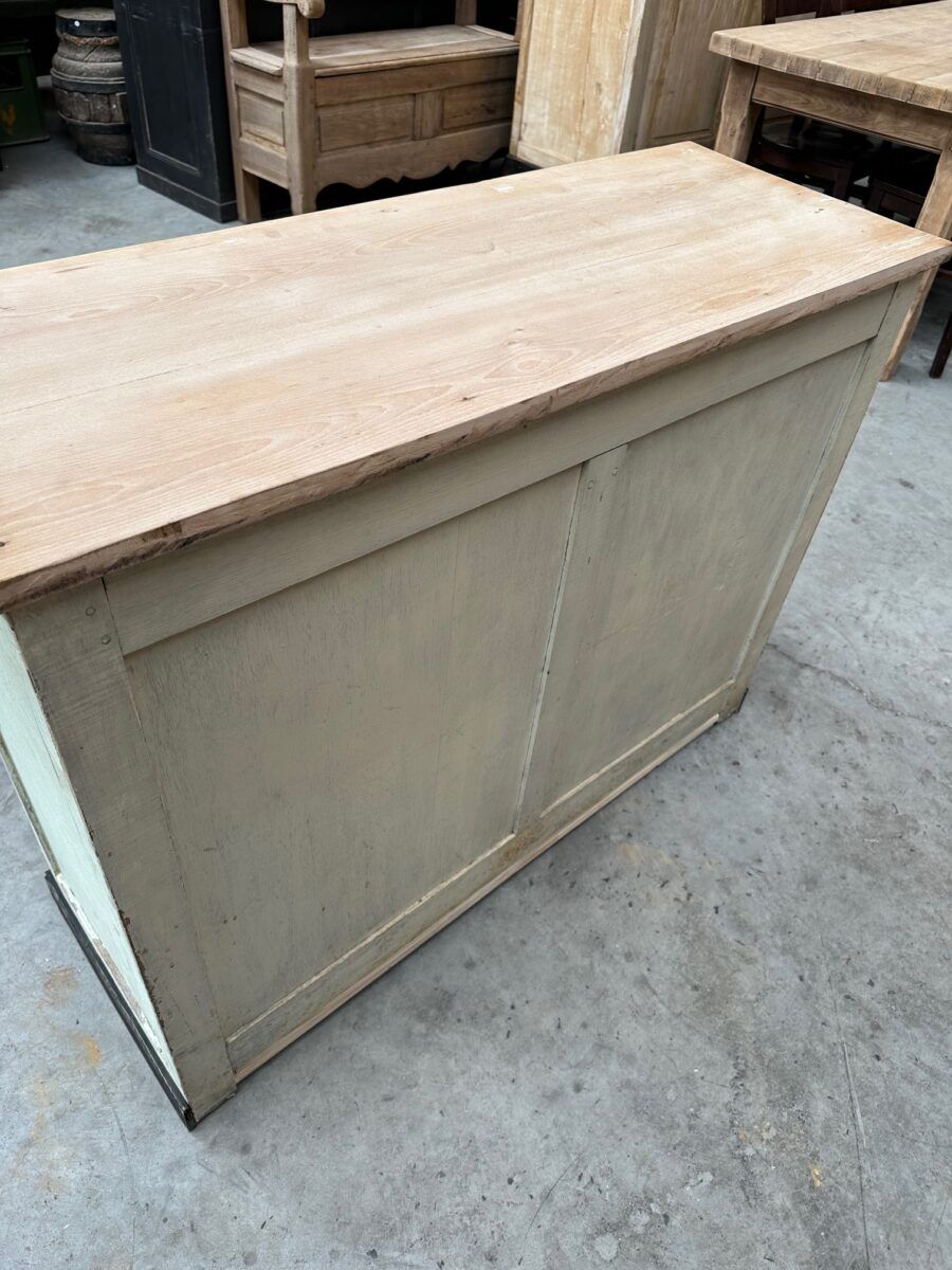 Buffet with 2 doors from the early 20th century.