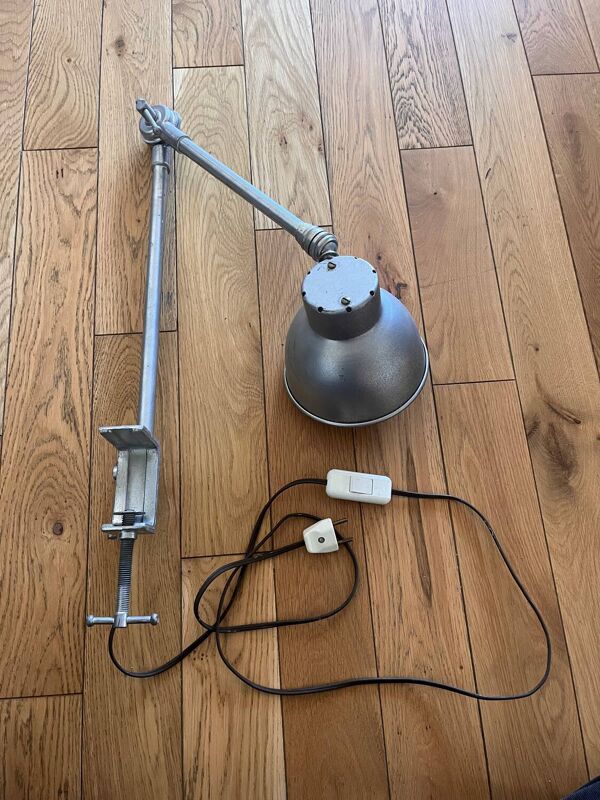 Lampe articulée d’architecte