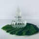 Flacon en verre signé