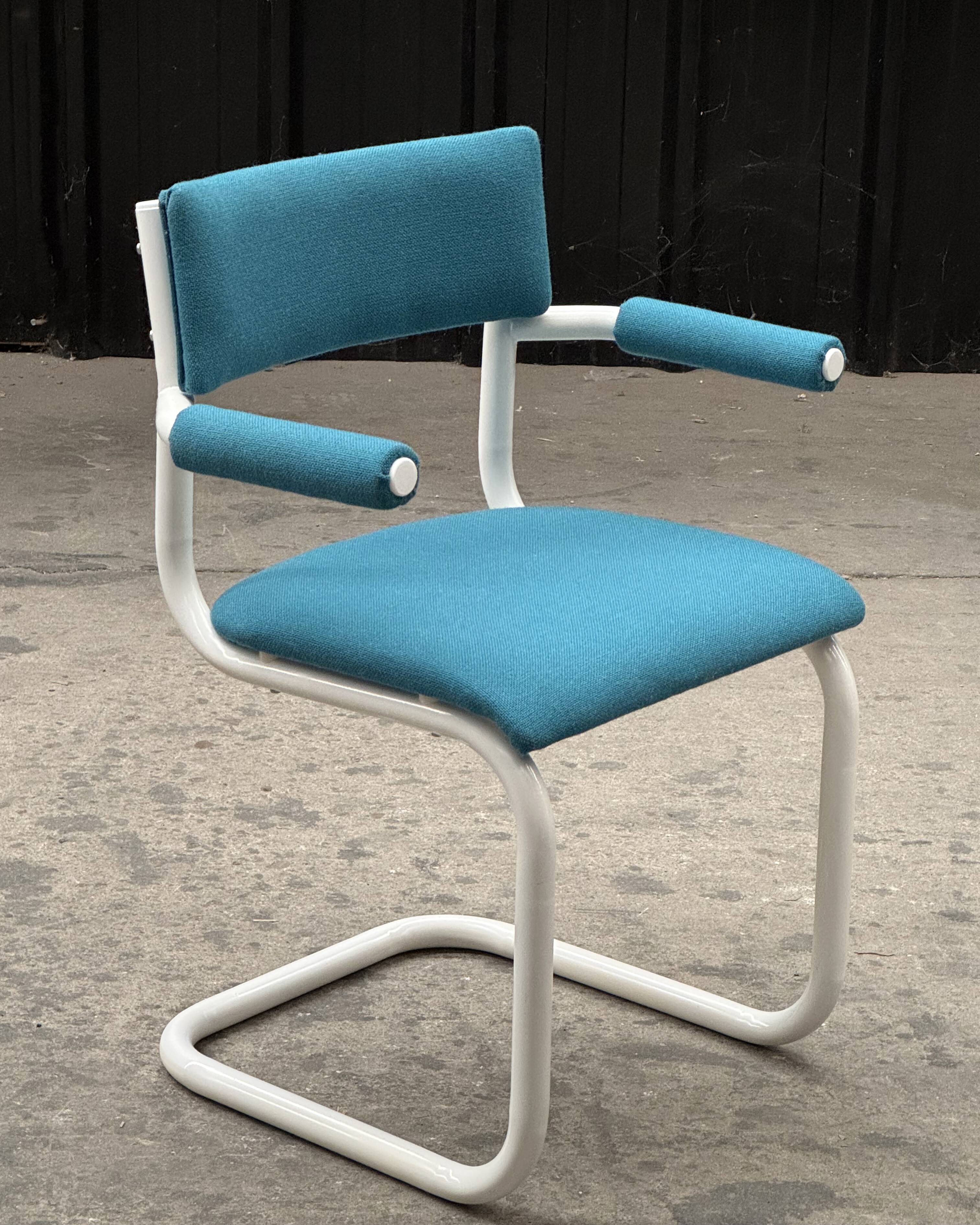 6 cantilever chairs from the 80s