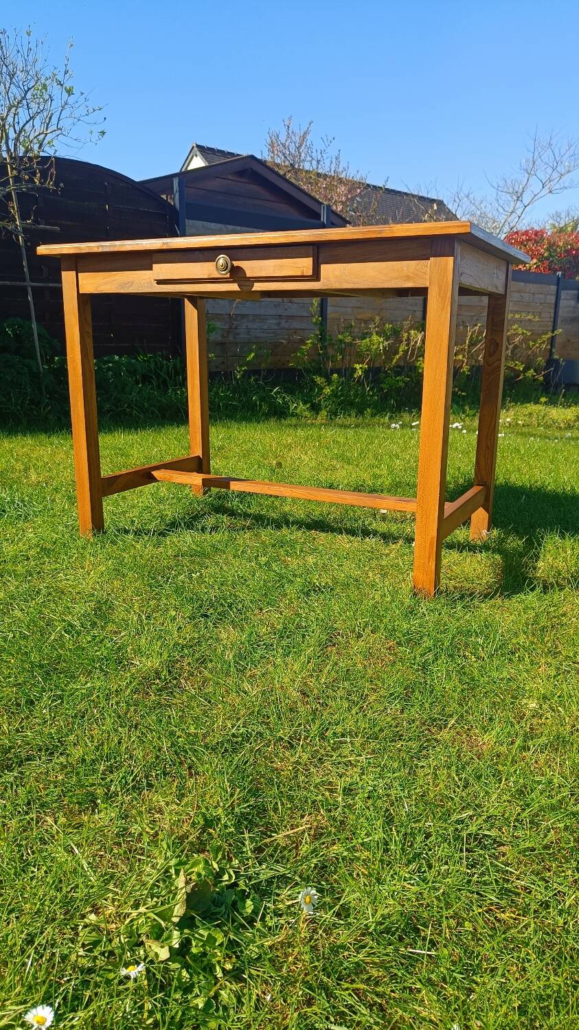 Bureau ancien en bois – style vintage & charme authentique