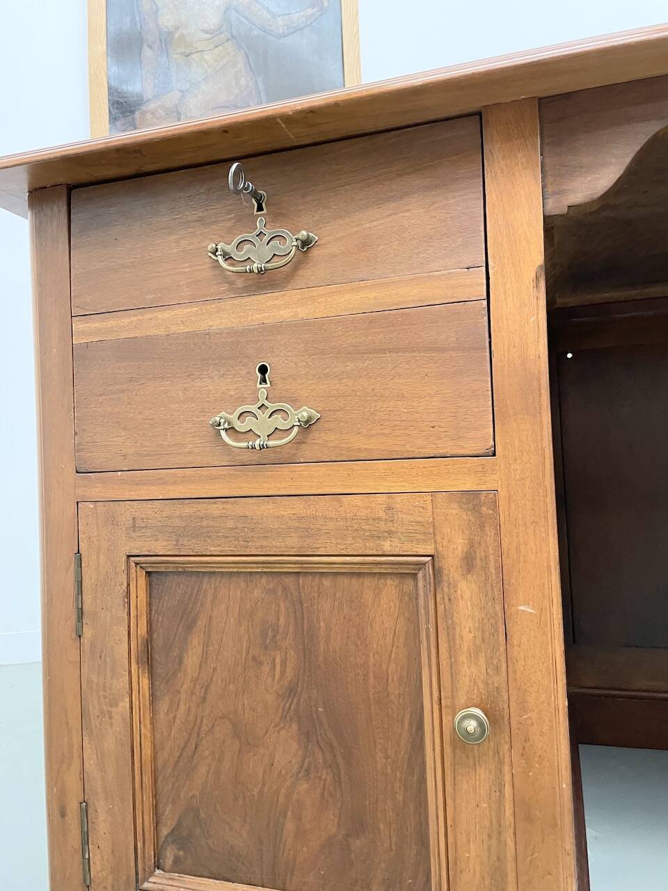 Comptoir ou bureau en noyer années 50