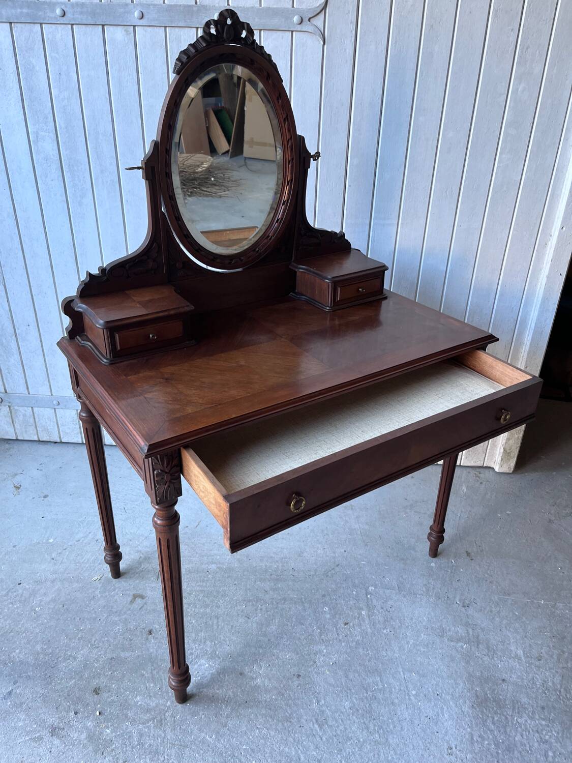 Old dressing table