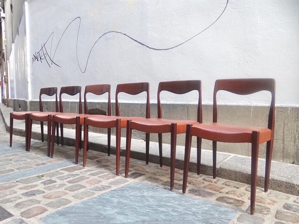 6 Scandinavian chairs