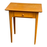 Scandinavian side table in solid wood with a drawer.