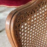 Série de 4 chaises style Louis XV en merisier – cannage et velours bordeaux