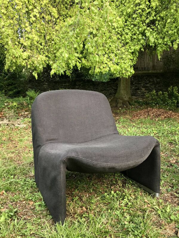 Fauteuils Alky, de giancarlo piretti pour Castelli