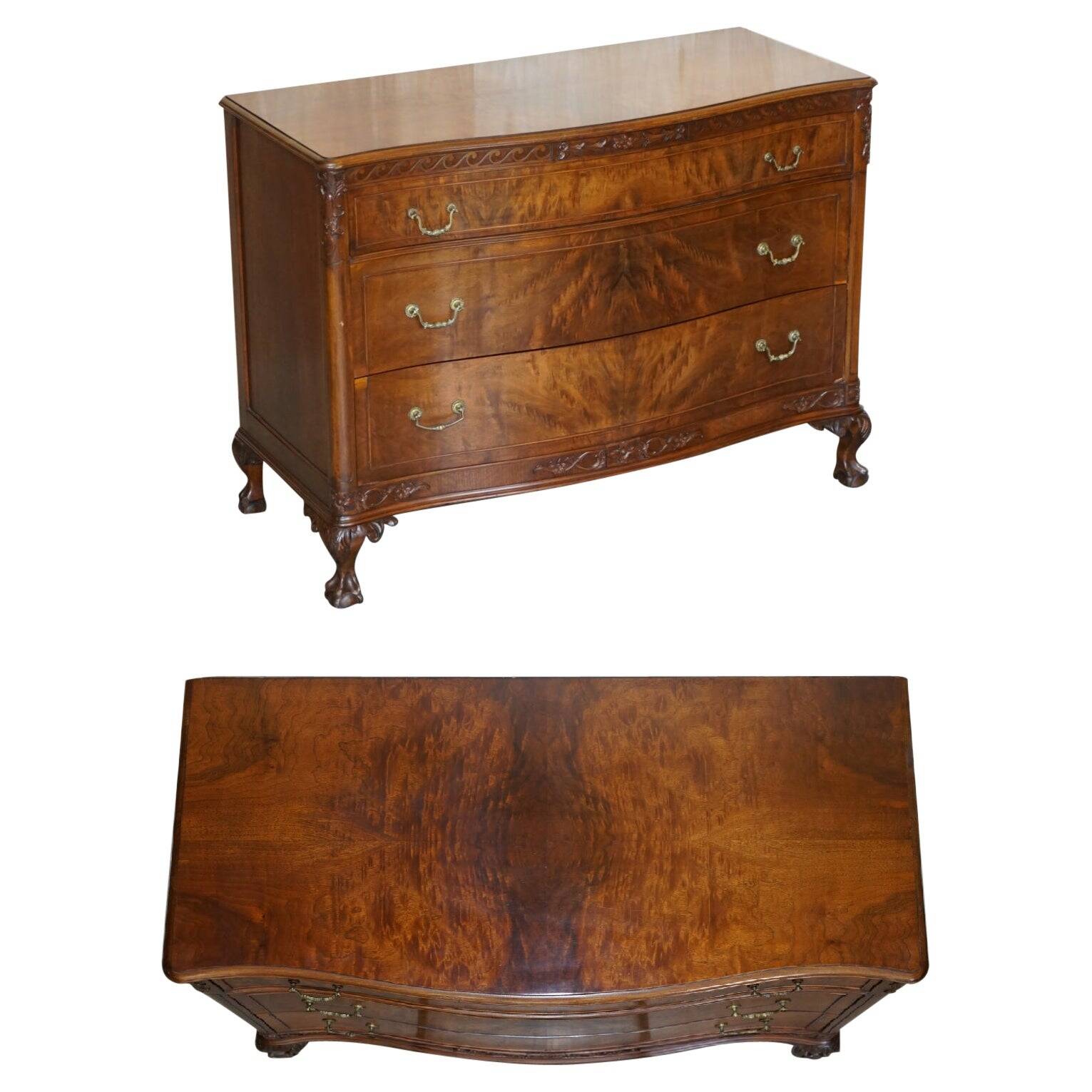 Commode Victorienne Tardive en Bois Dur Pieds Griffe et Boule