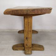 Table extérieur brutaliste
