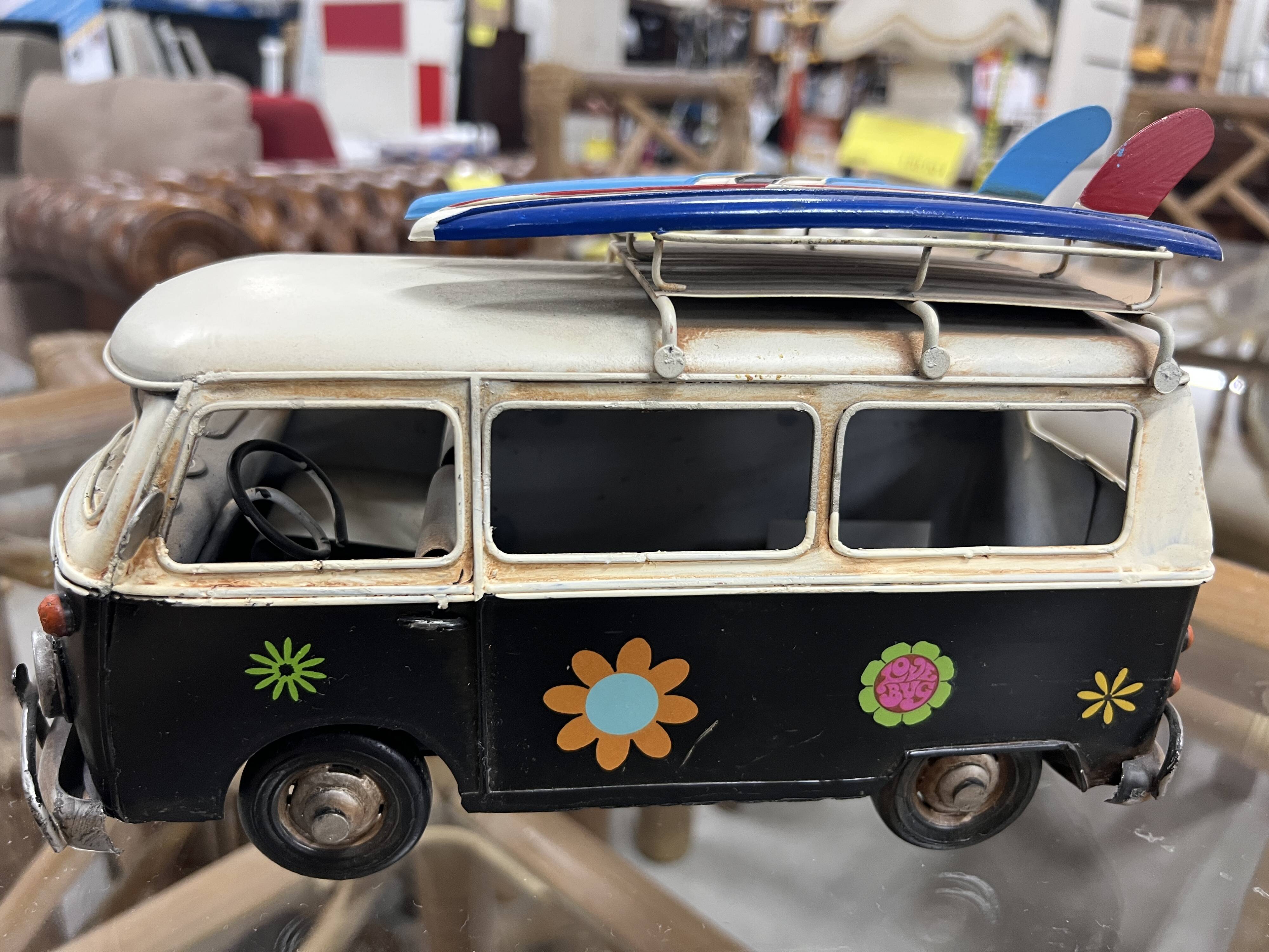 Voiture de camping vintage en miniature