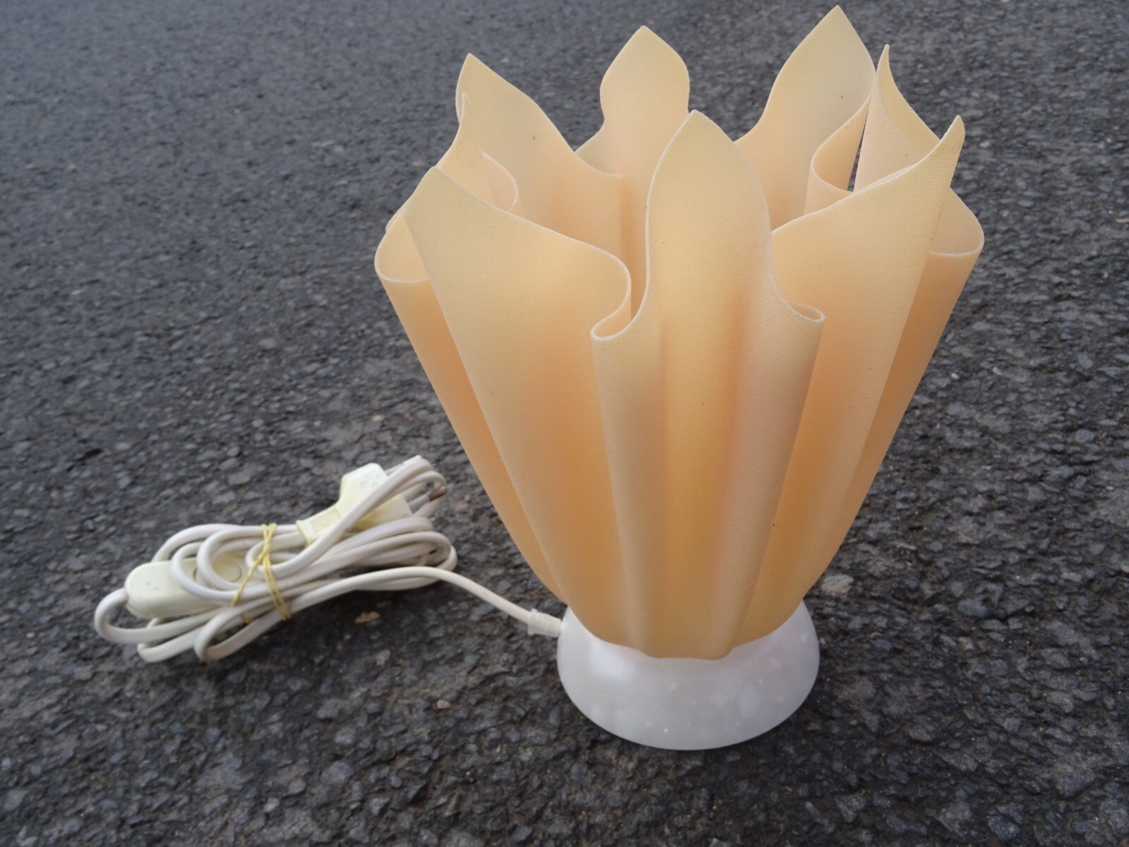 Lampe Coqueluche par Georgia Jacob