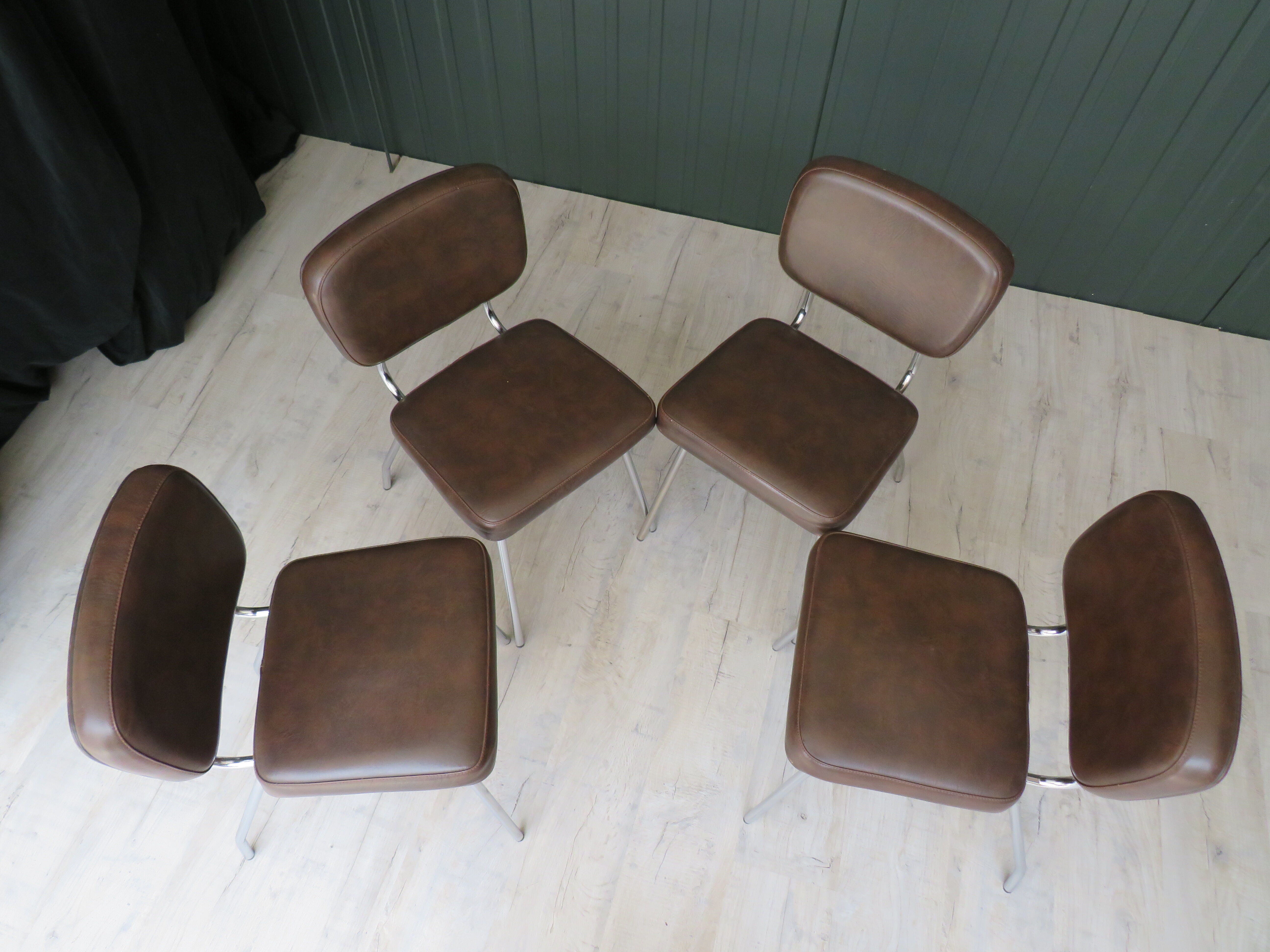 Set of 4 chairs in skaï and vintage chrome