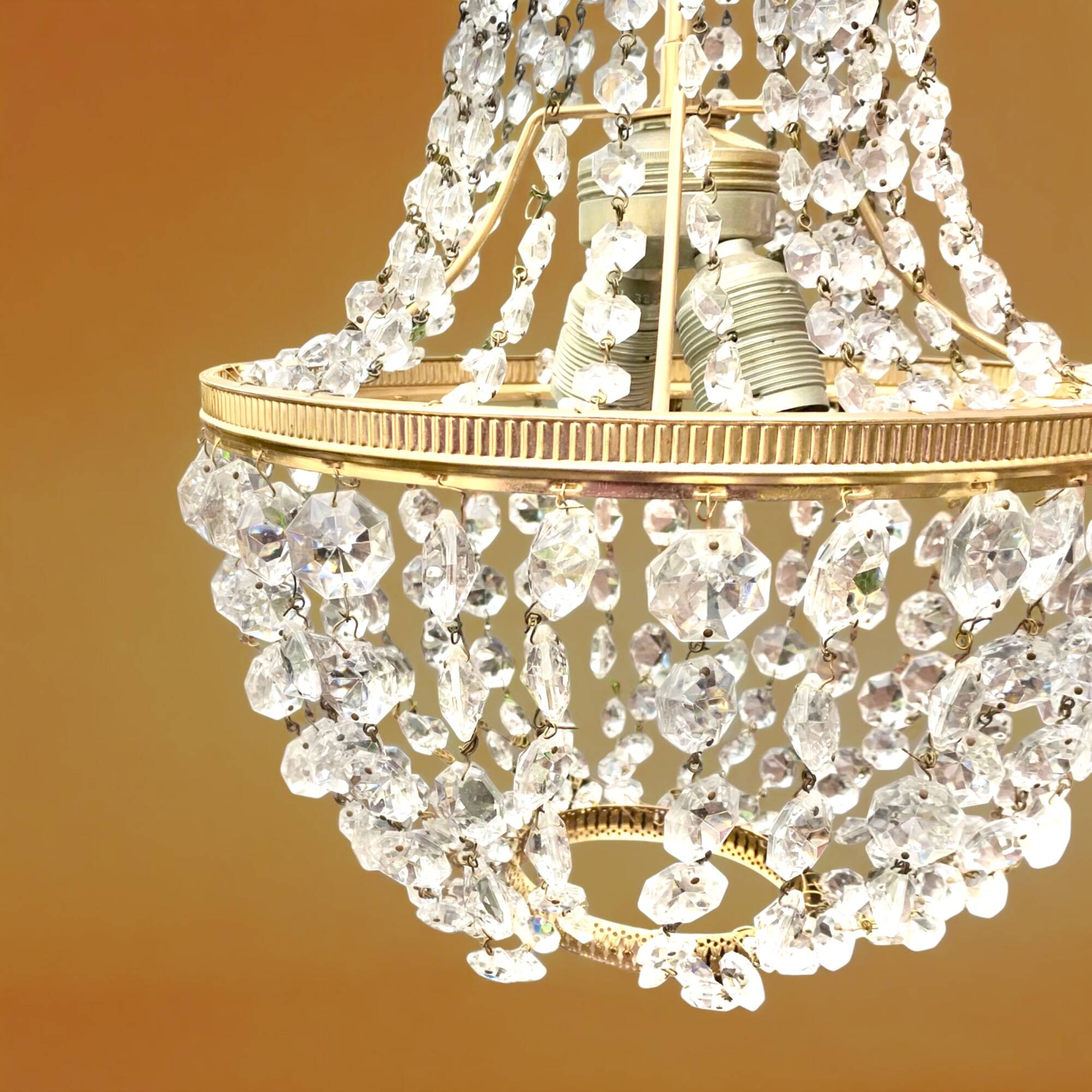 Hot air balloon pendant with glass tassels and gold frame