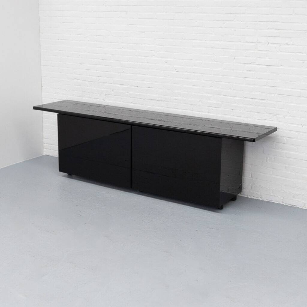Italian high-gloss sideboard, 1980s