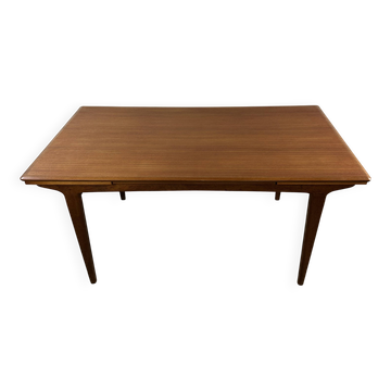 Vintage Scandinavian teak dining table 1970s – 2 integrated extensions