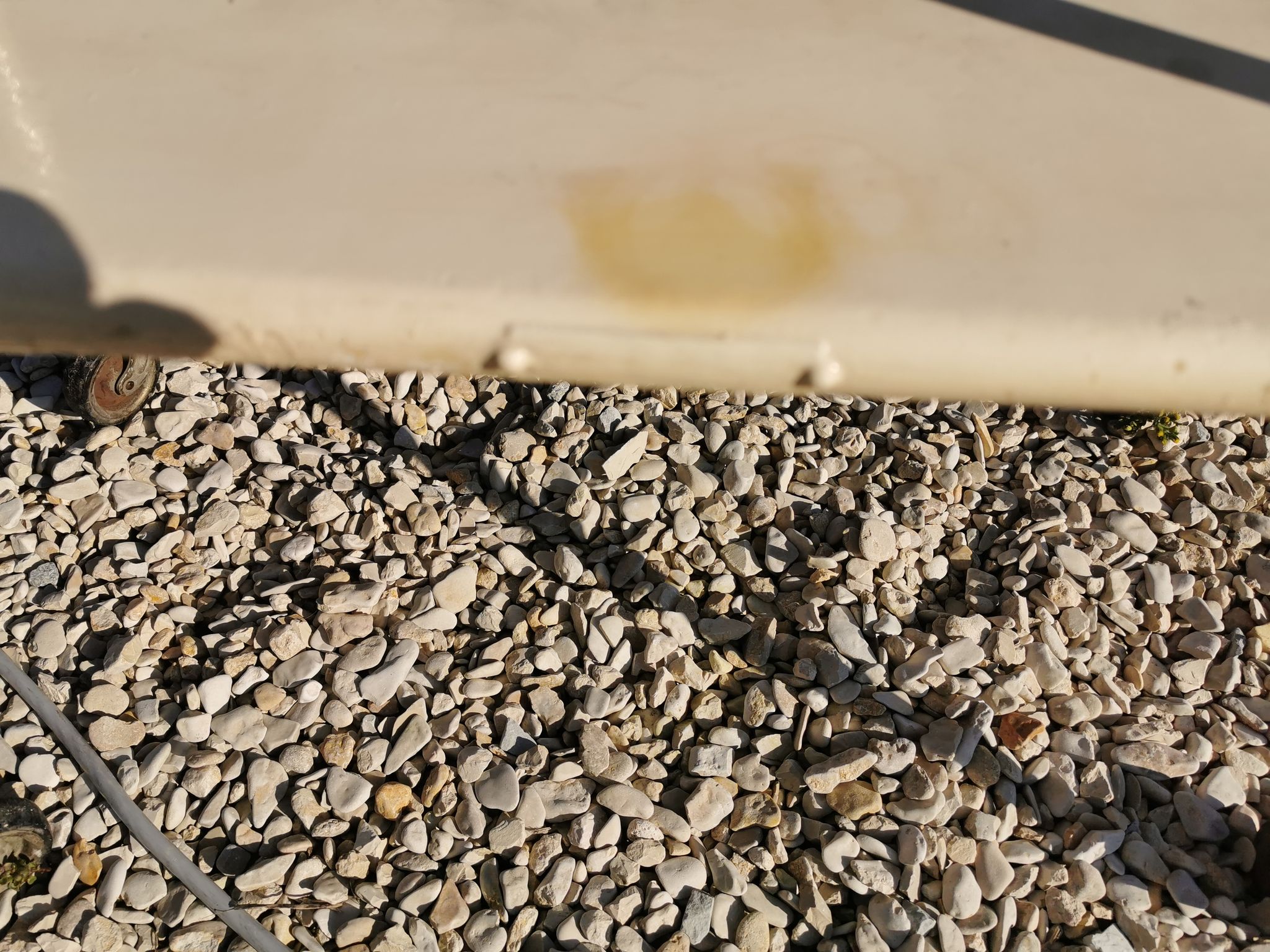 Metal serving table