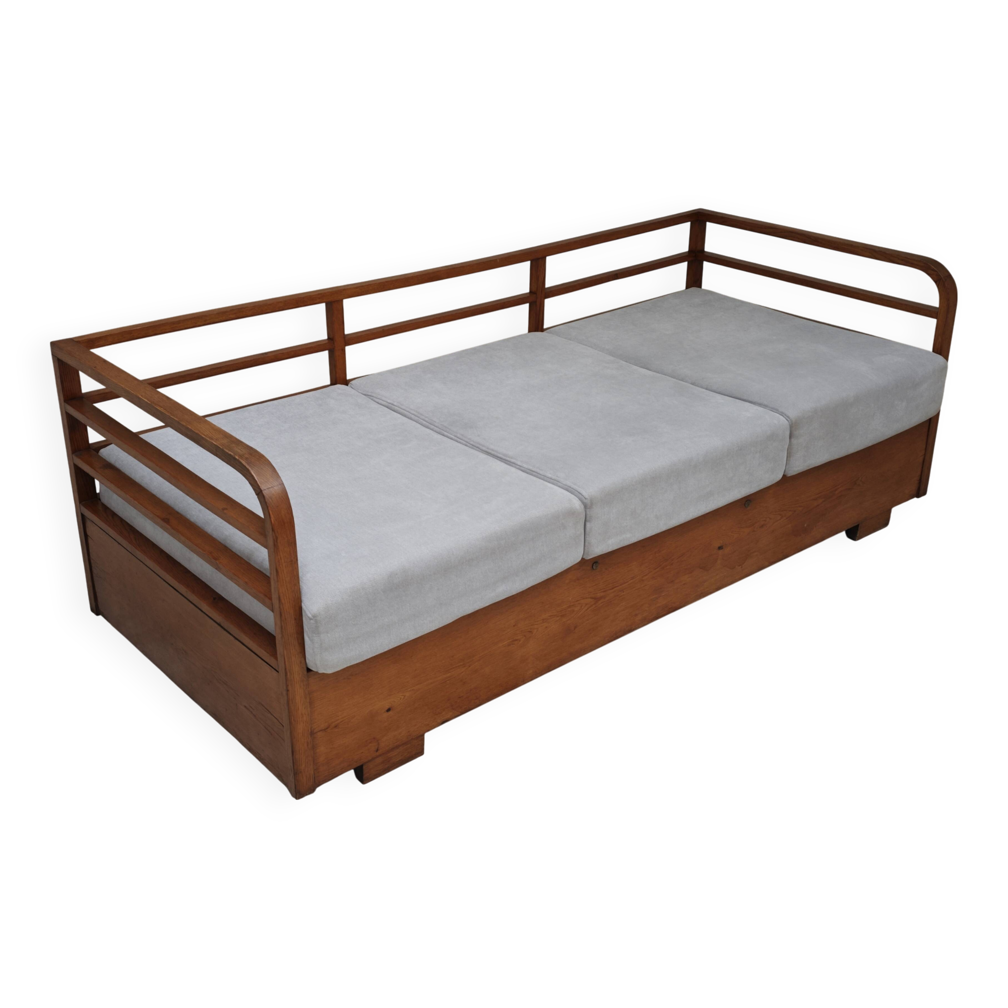 Art Deco sofa gray fabric Jindrich Halabala 1930