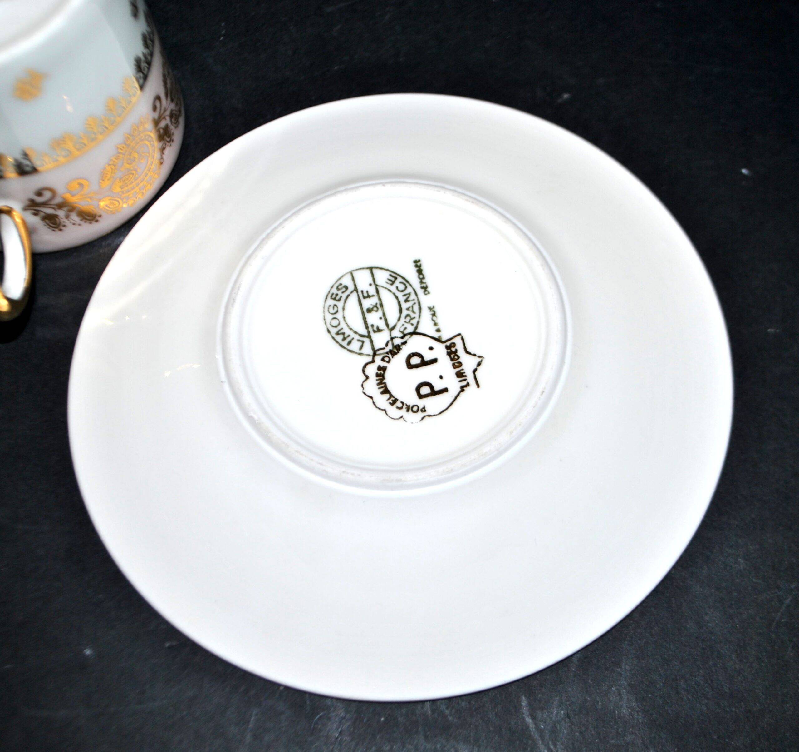 Litron cup from Limoges in porcelain with pink and gold decoration, signed Porcelaine d’Art PP.