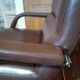 Deux fauteuils cuir et chrome 1970