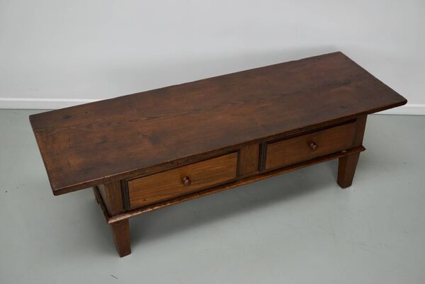 Table basse rustique en châtaignier de style campagnard espagnol du XIXe siècle