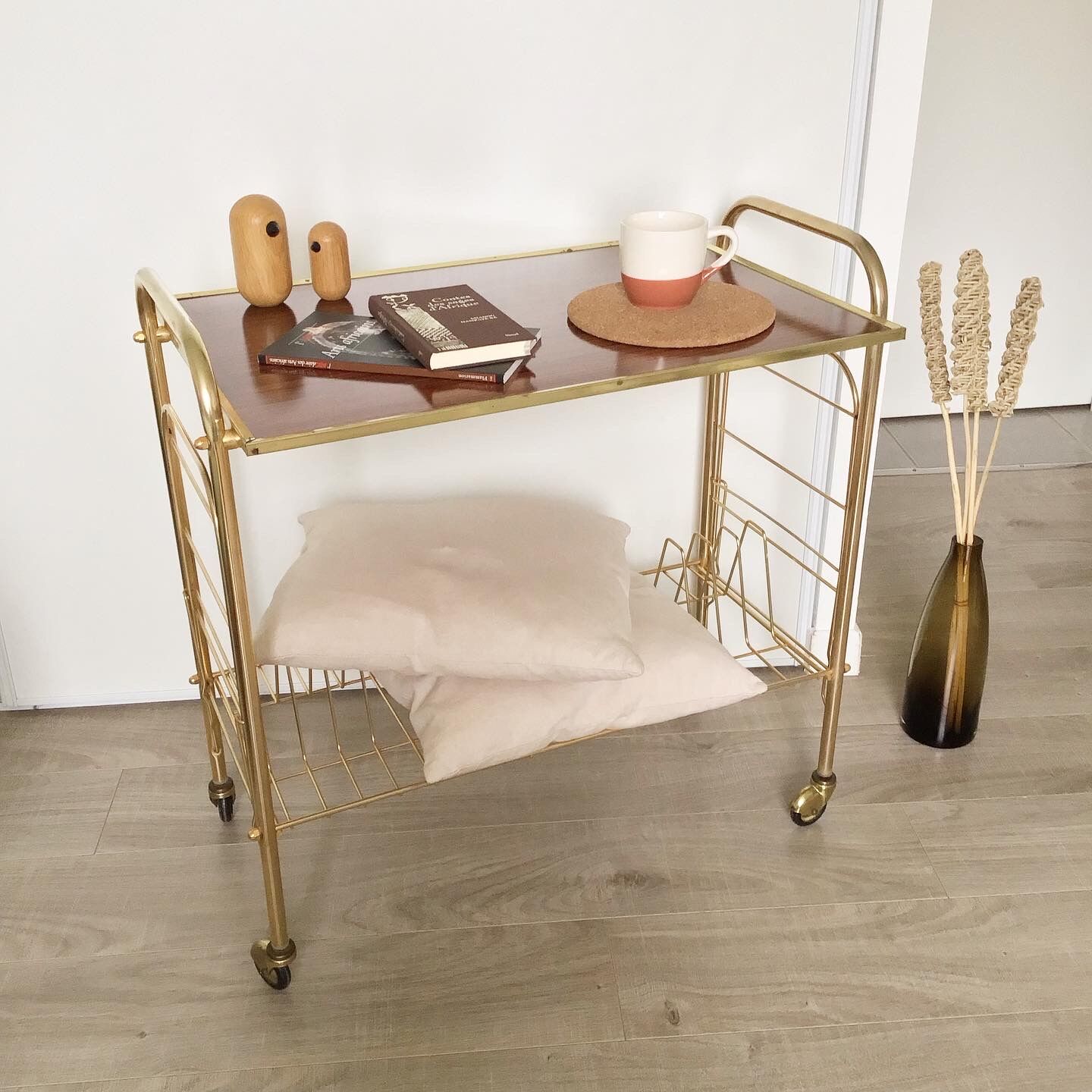 Vinyl service with vintage extensions