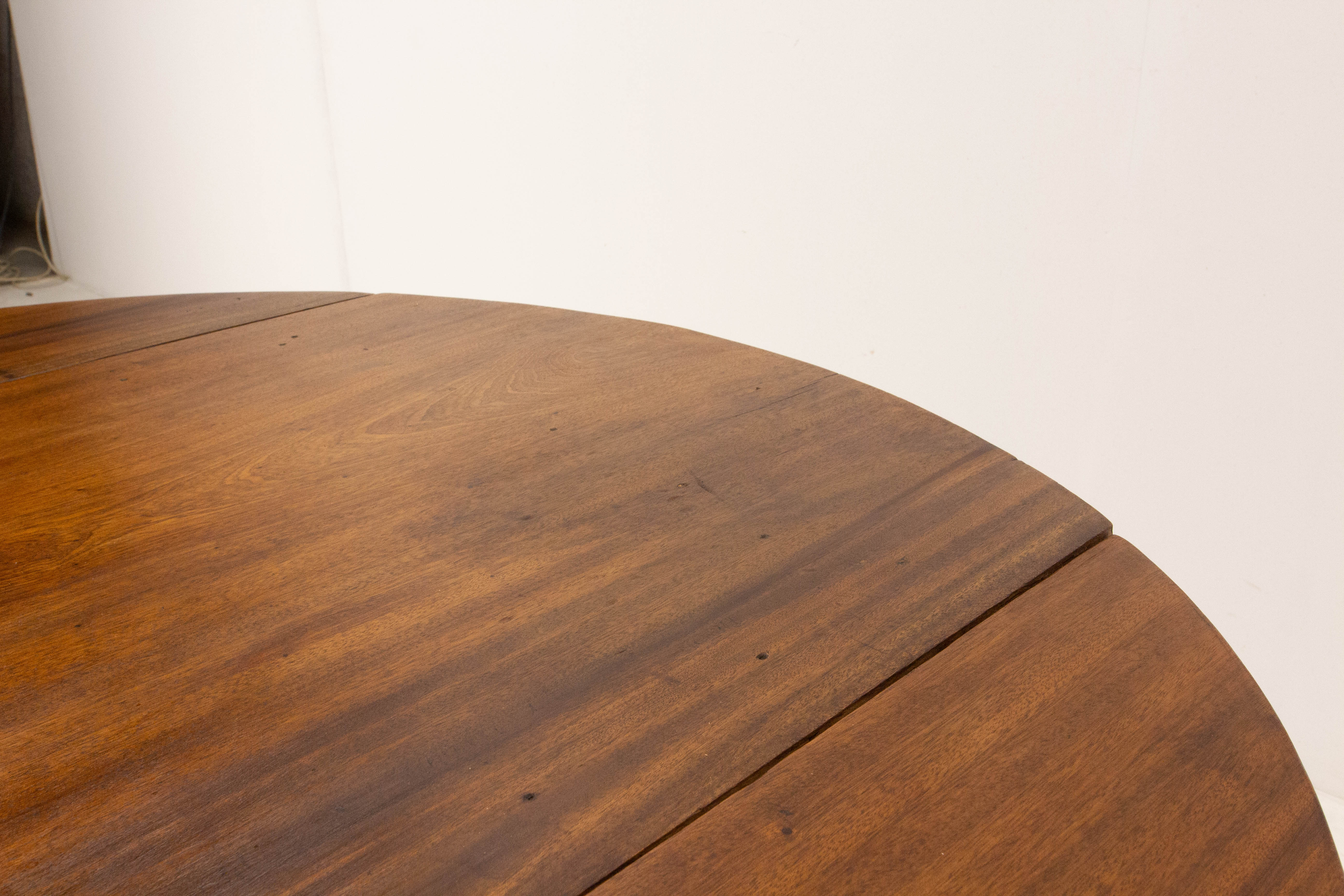 Round table foot rosary