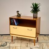 Vitrine du milieu du siècle des années 1960, Tchécoslovaquie