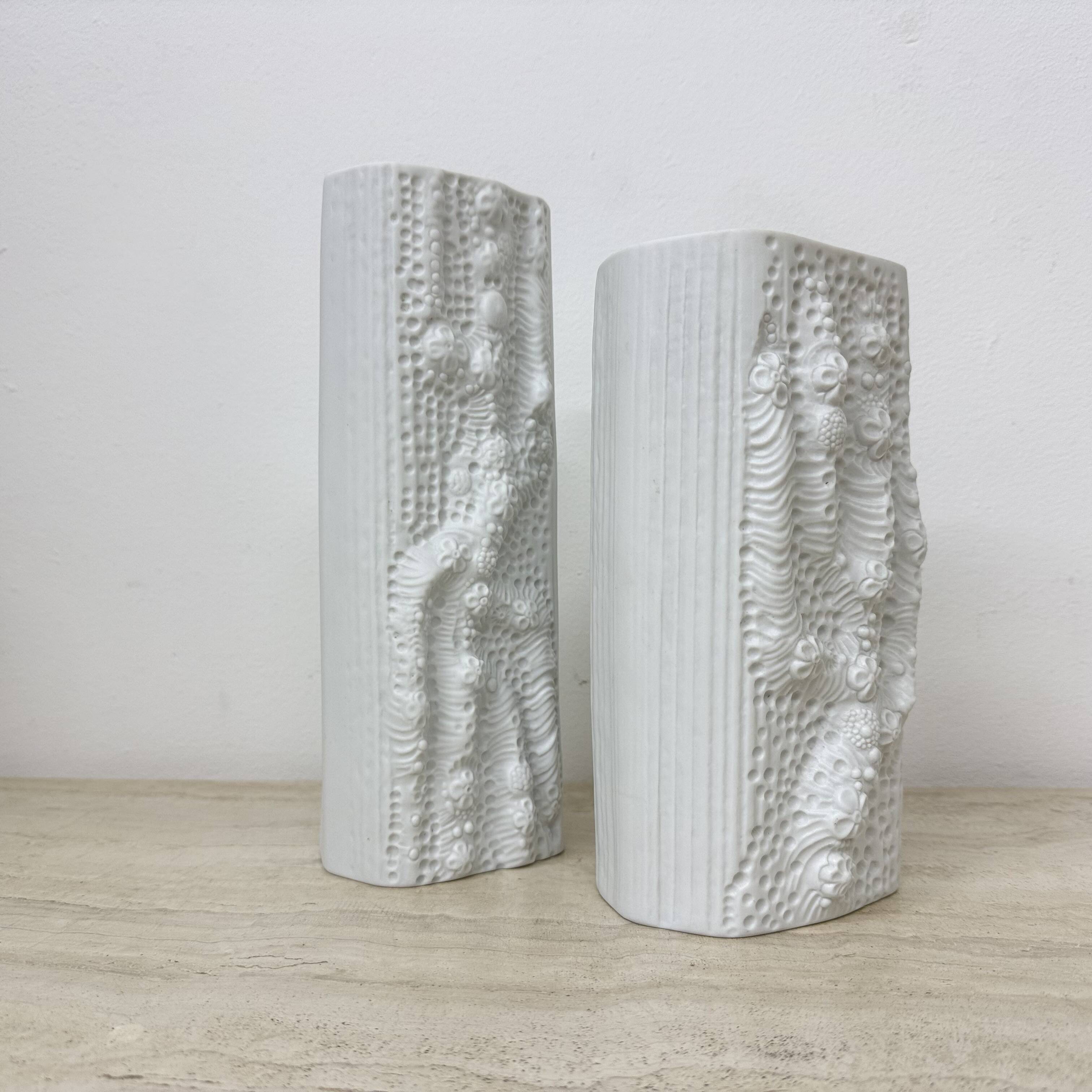 Martin Freyer for Rosenthal Bisque Reliëf Azu Vase Op Art 1970s