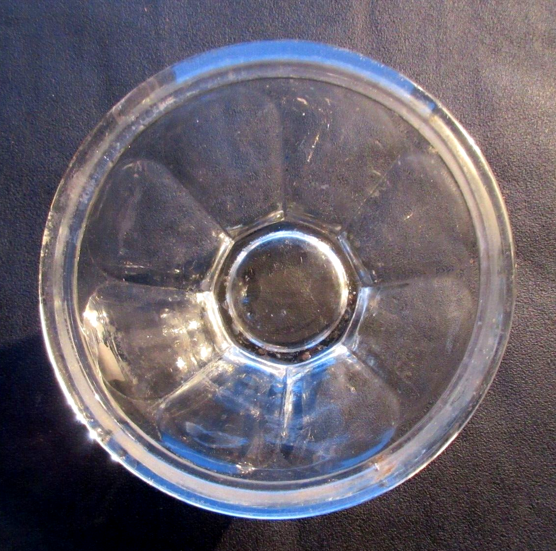 Nineteenth jam jar in well-flared glass, 8 flat ribs