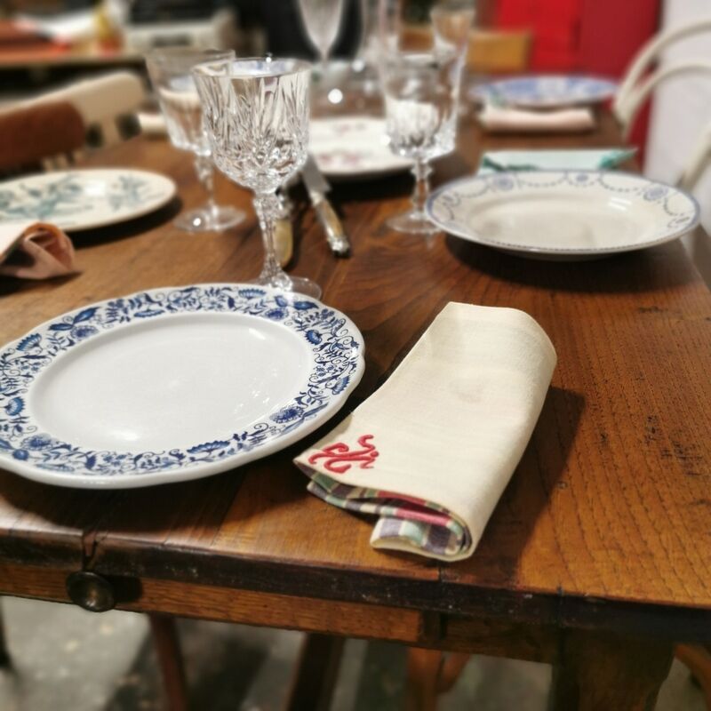 6 Pyroblan porcelain plates