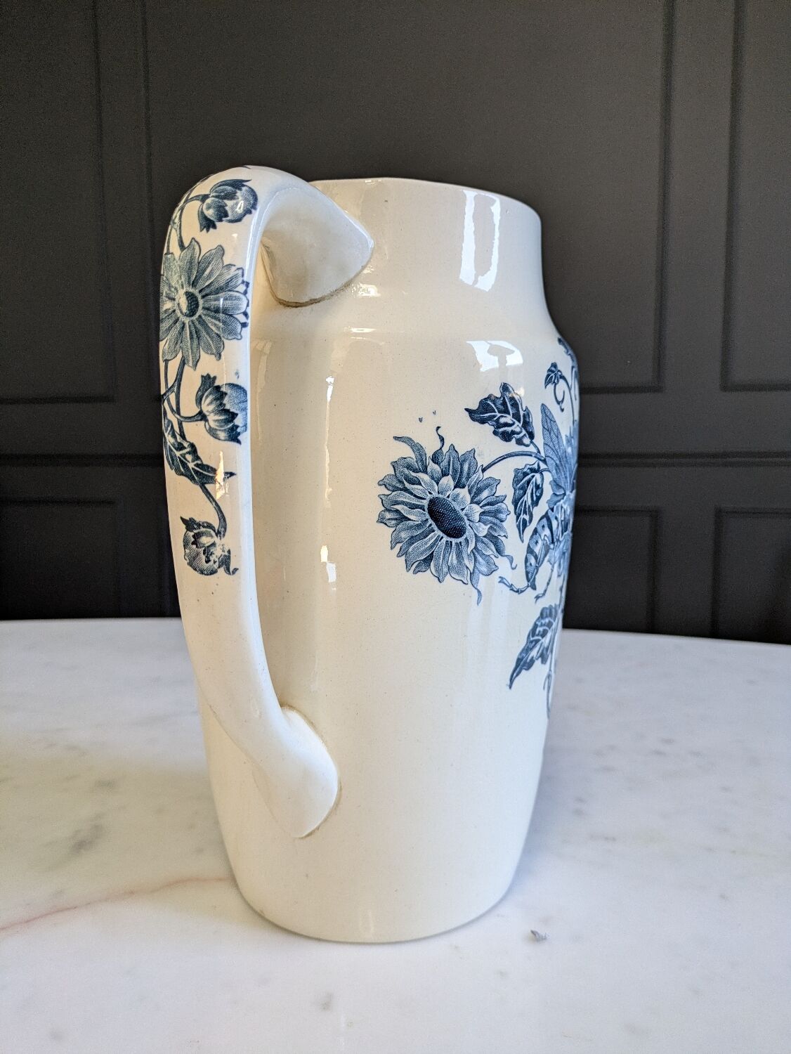 Pichet Longchamp 19th century