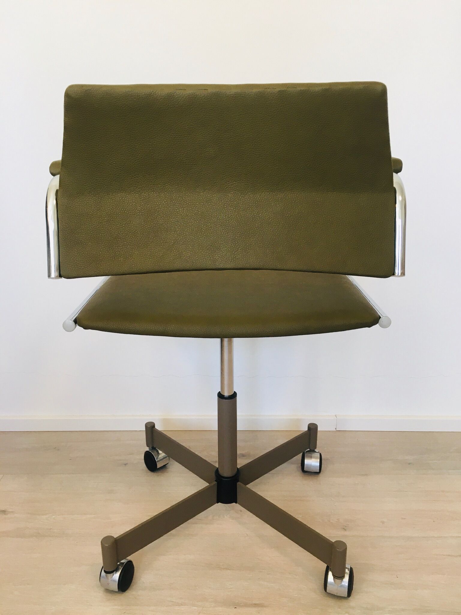 Chaise de bureau Olive de Kovona, années 1970