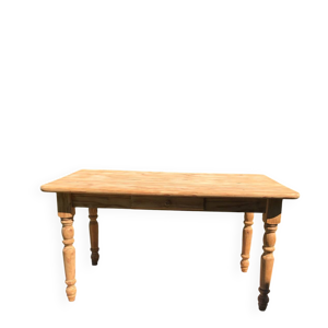 Table, bureau en pin