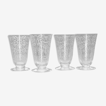 Quatre flutes Baccarat en cristal gravé modèle Michel-Ange