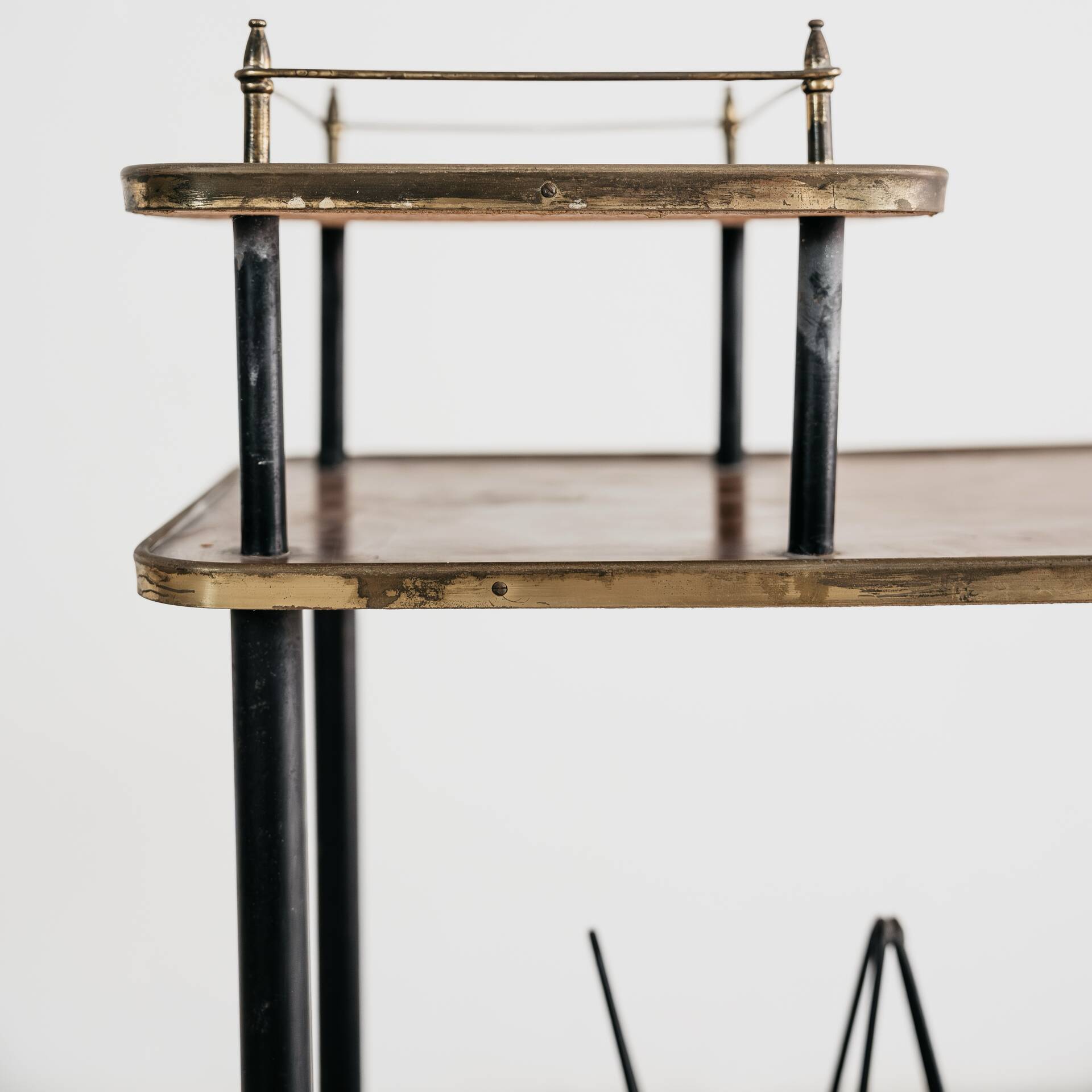 Table d'appoint, porte-revues, années 1950