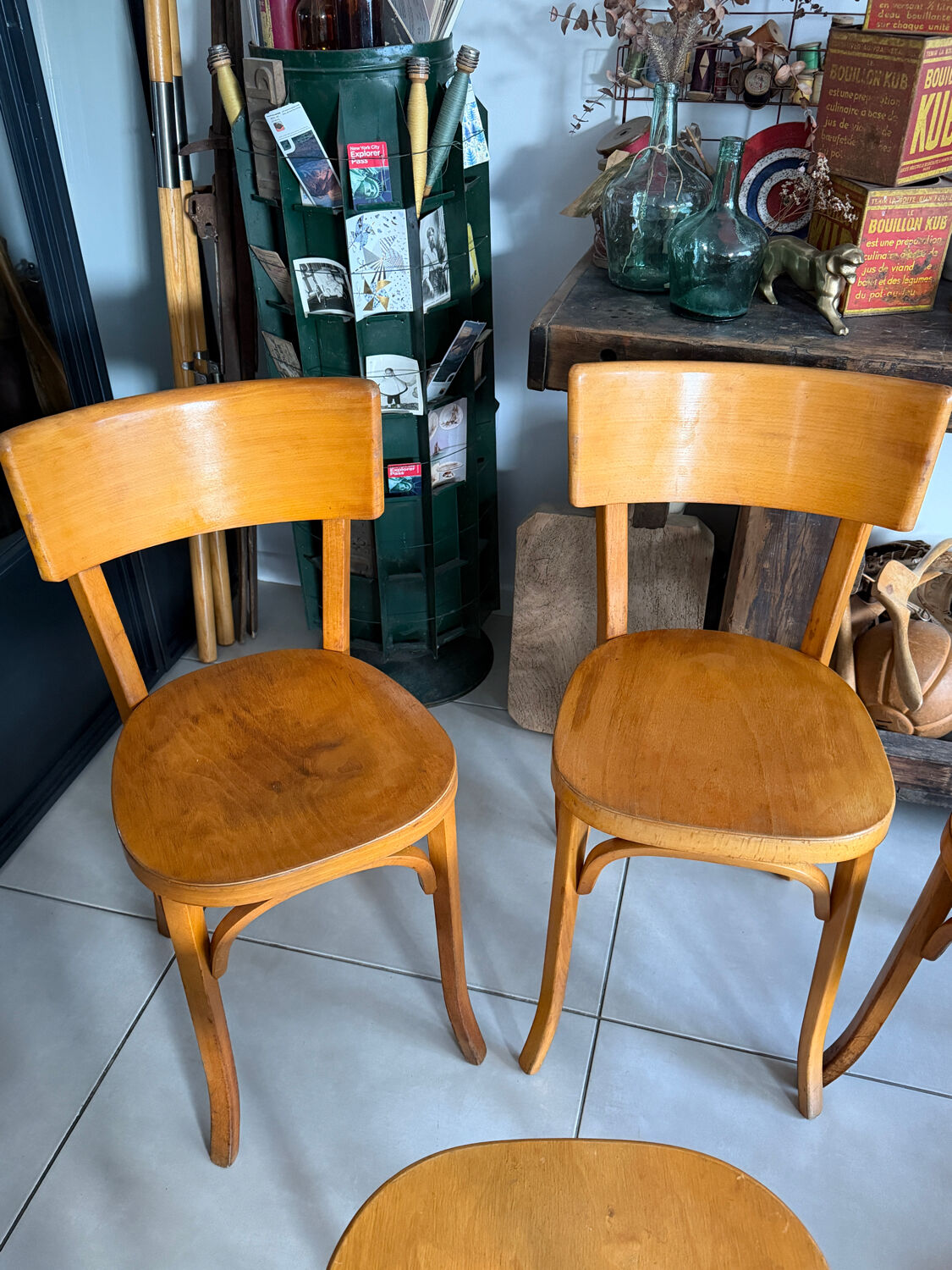 Suite de 5 chaises bistrot Baumann vintage
