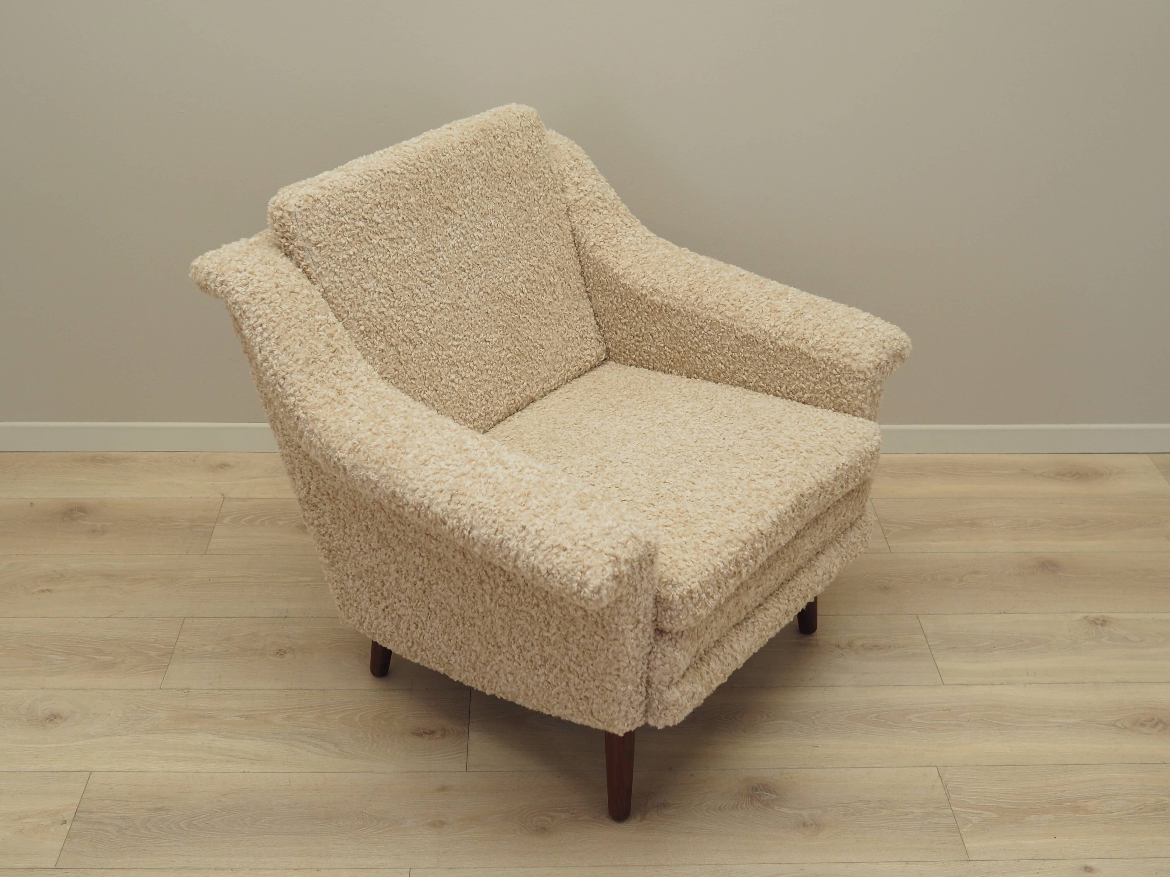 Fauteuil beige, design danois, années 1970, production : Danemark