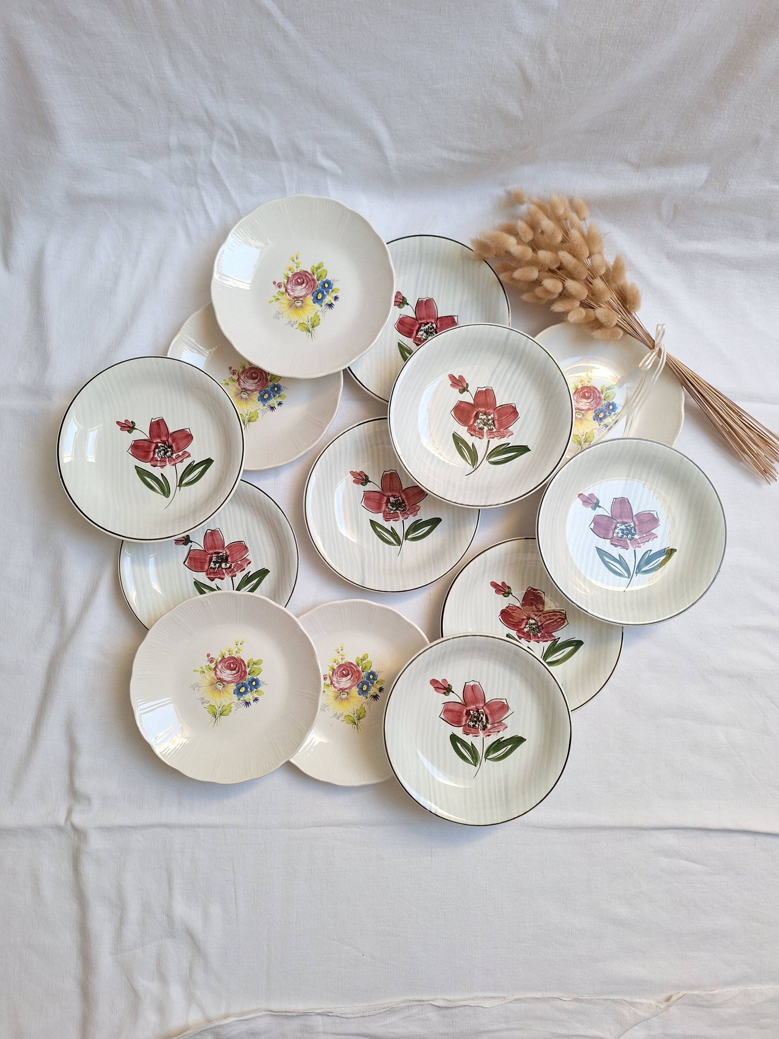 Assiettes creuses / assiettes à salades à fleurs Sarreguemines