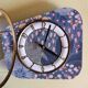 Horloge formica vintage pendule murale silencieuse asymétrique "Bleu ocre rose"