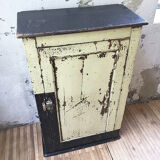 Patinated workshop furniture