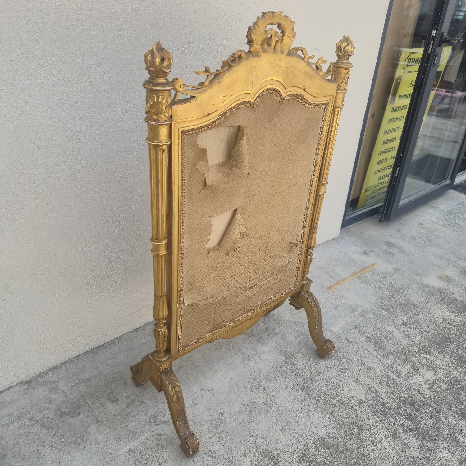 Louis XVI period 18th century fireplace screen in gilded wood