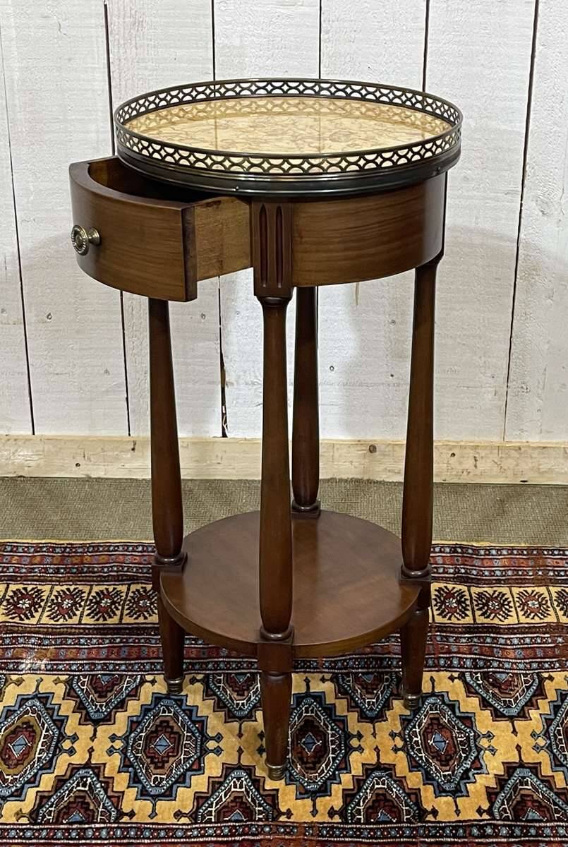 Guéridon rond en bois de merisier et dessus marbre des années 70