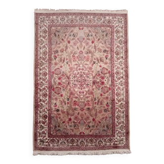 Handmade wool and silk Pakistani rug