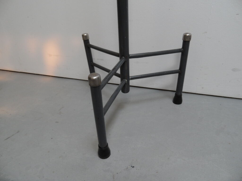 Porte-manteau industriel sur pied
