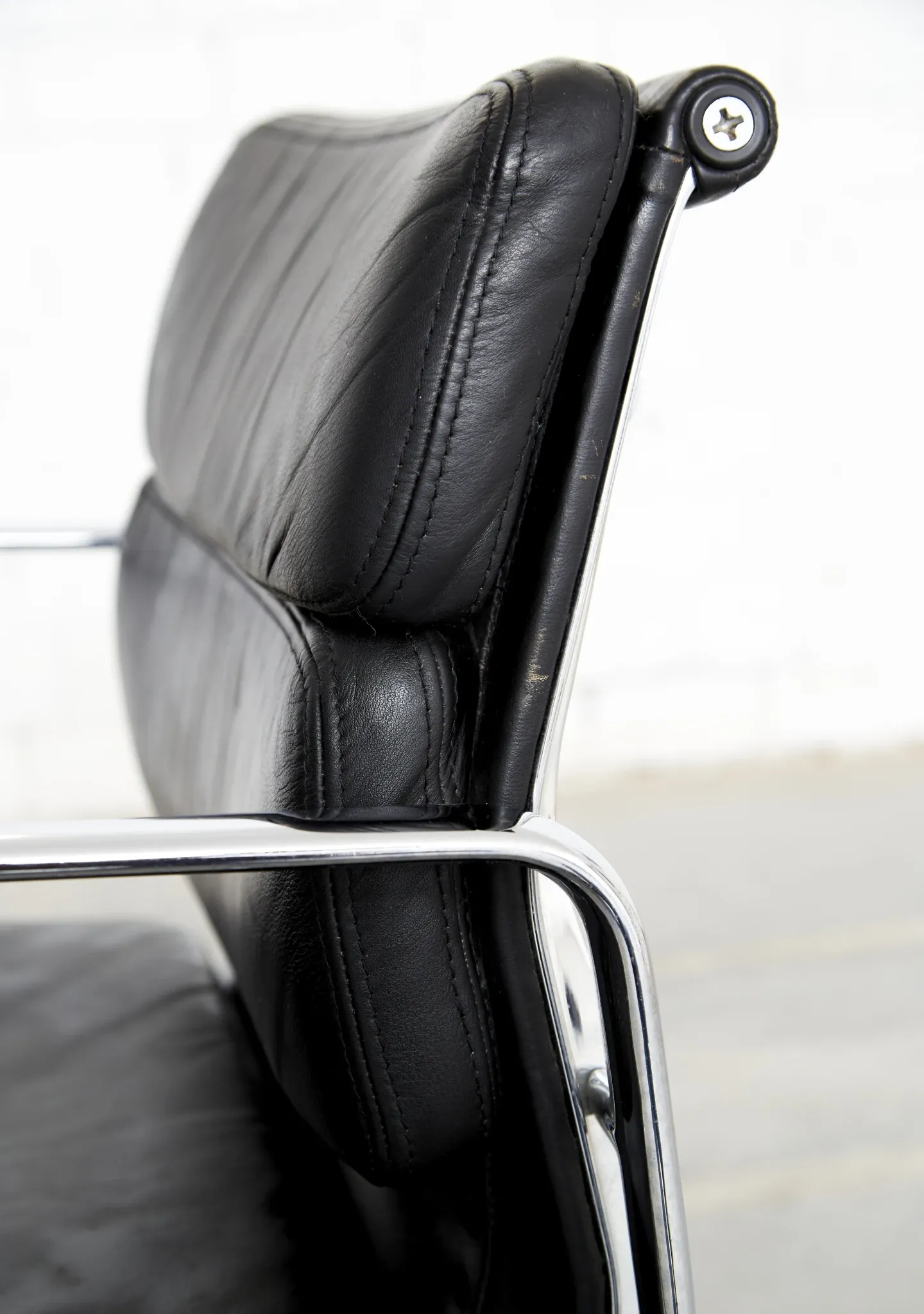 Charles & Ray Eames Soft PAd Chair EA 217 for Vitra