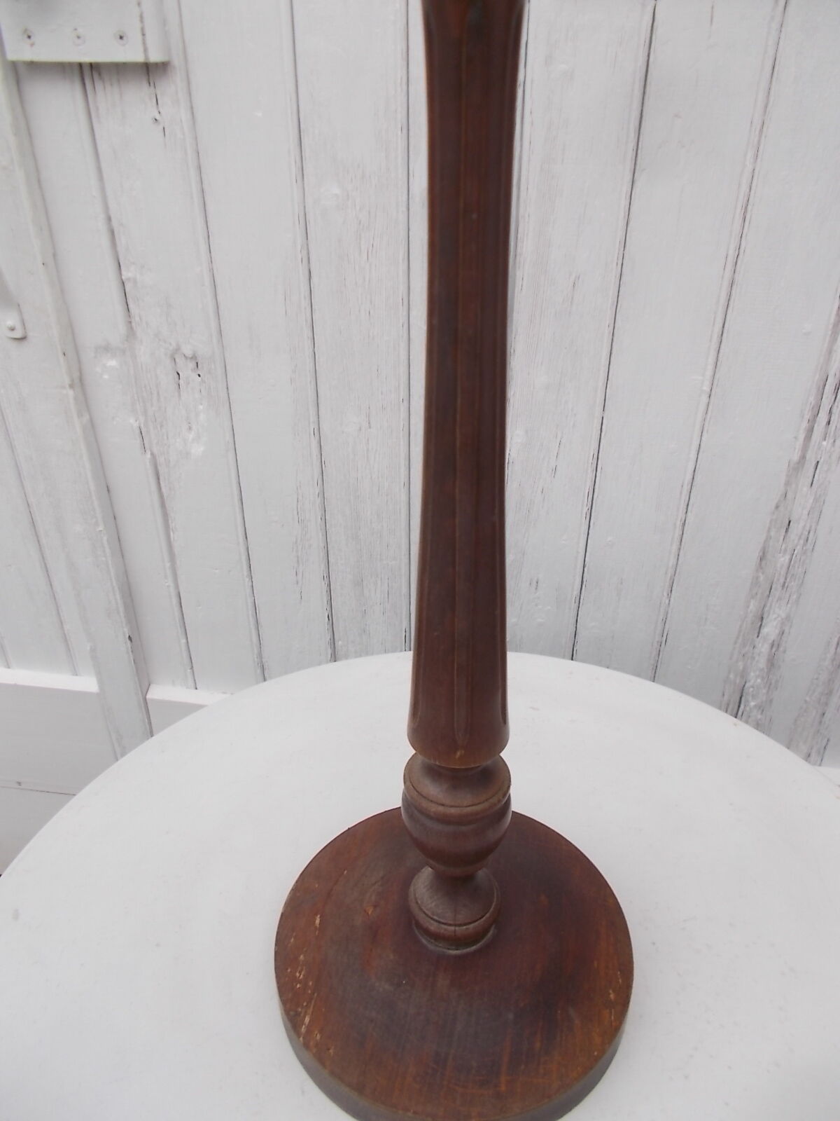 Ashtray on wooden legs